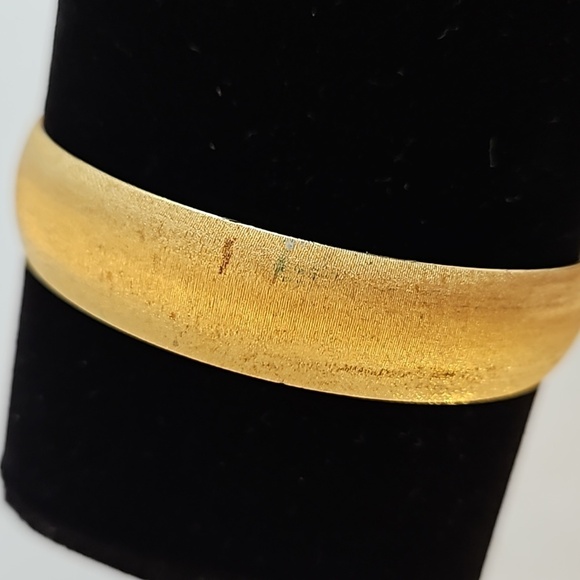 MONET Goldtone 2 1/2"Dia. Bangle Bracelet - Picture 3 of 6